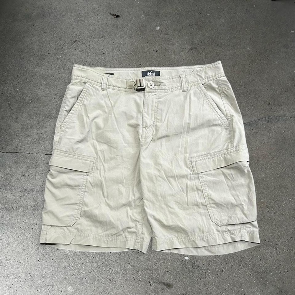 Women's REI CO-OP tan brown hiking shorts Size 8